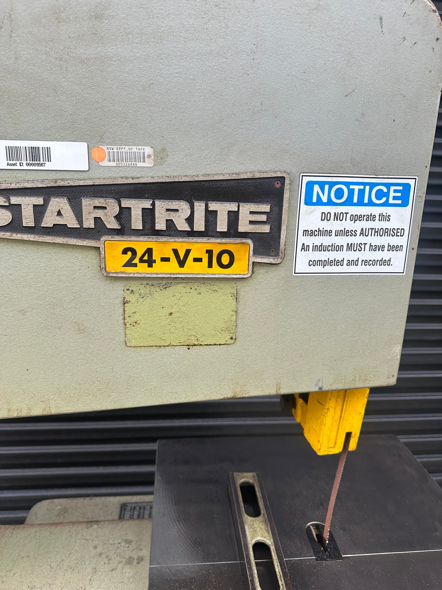 Used Startrite 24-V-10 Vertical Metal Bandsaw