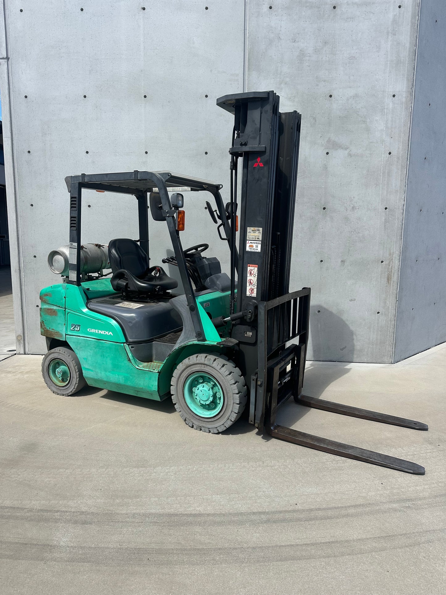 Used Mitsubishi 2.5t Forklift