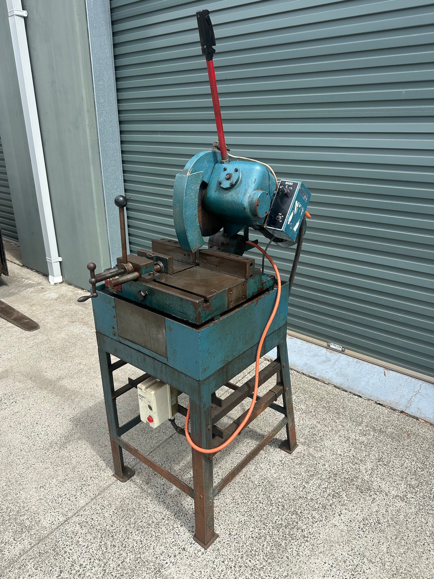 Used Brobo Super 300 Coldsaw