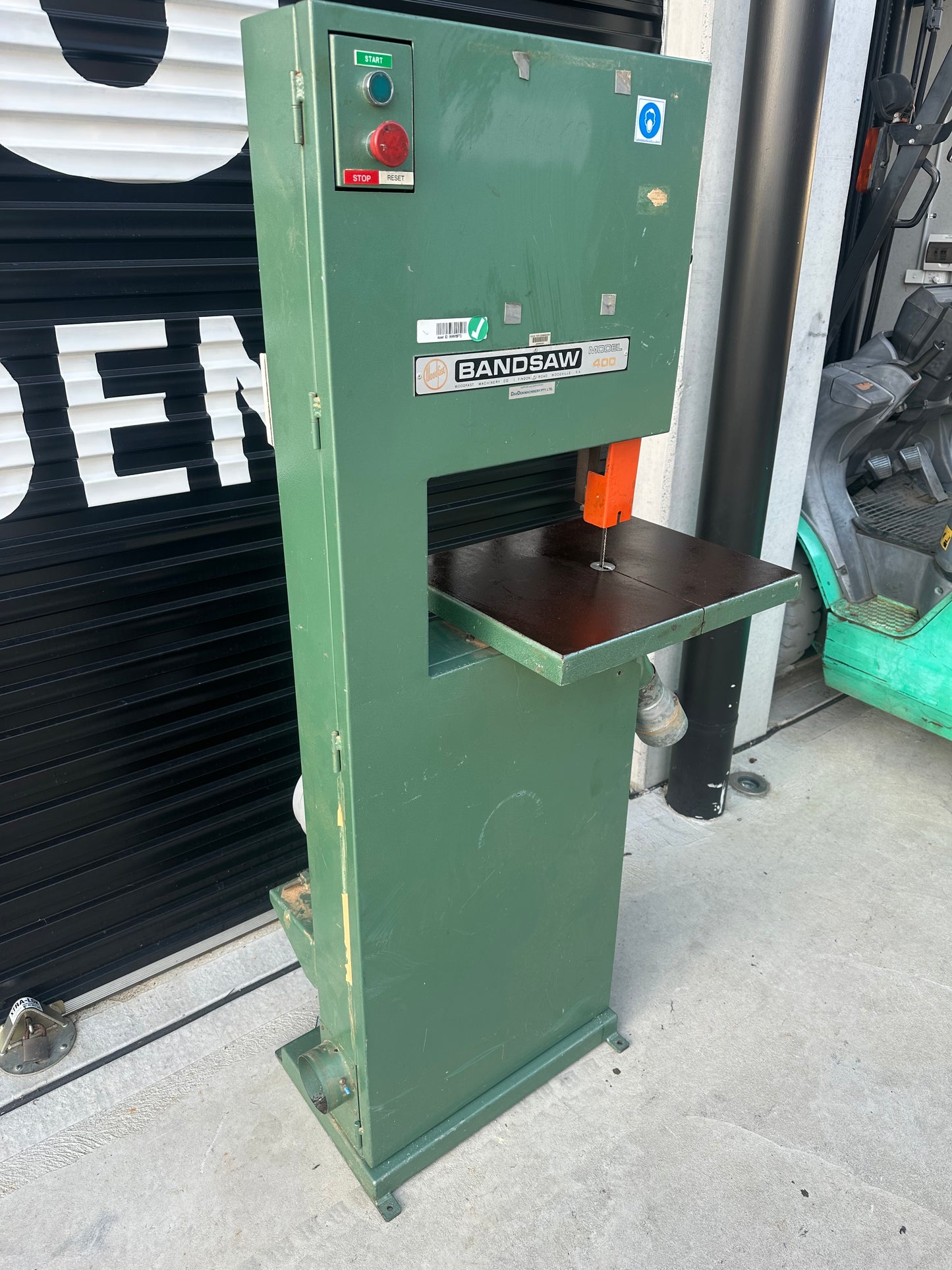 Used Woodfast 400 Vertical Bandsaw