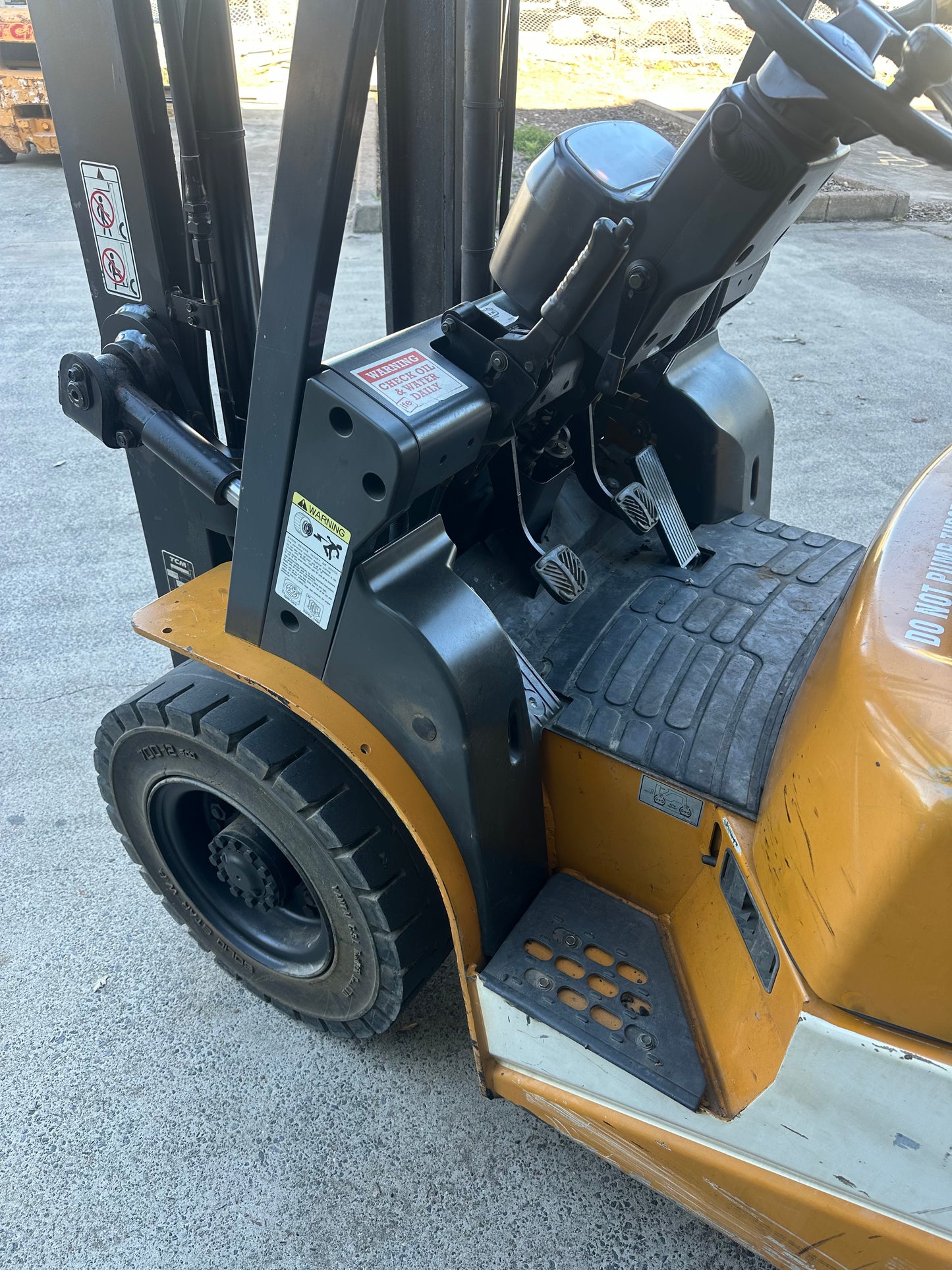 Used 2.5t TCM Petrol Forklift