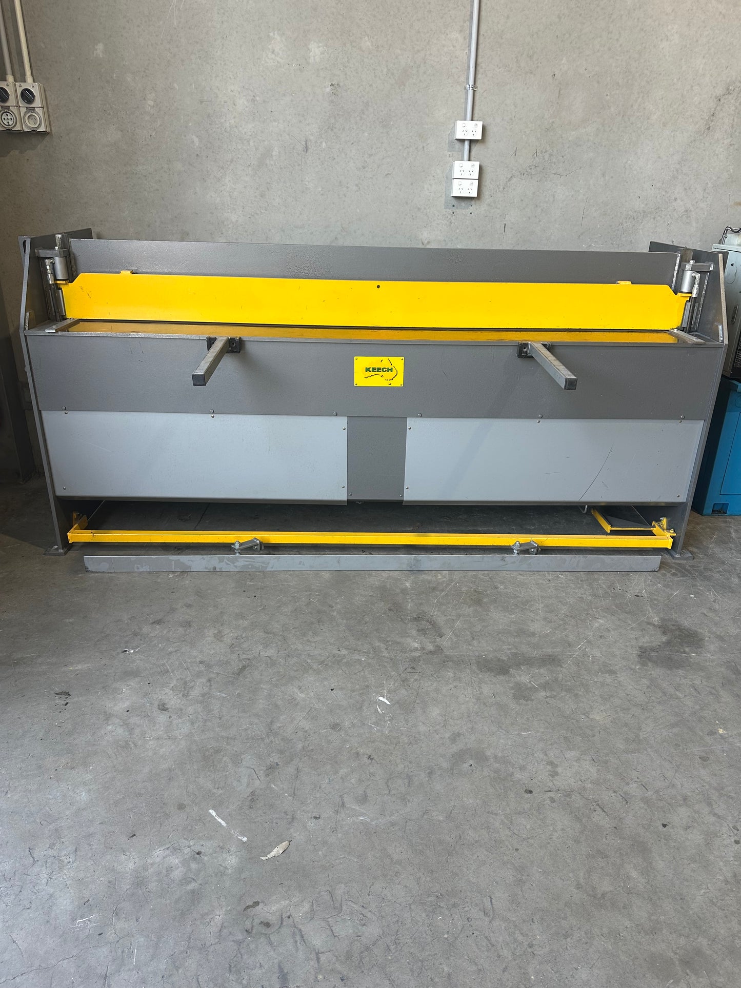 Used Keech 240v KEG-84H Guillotine