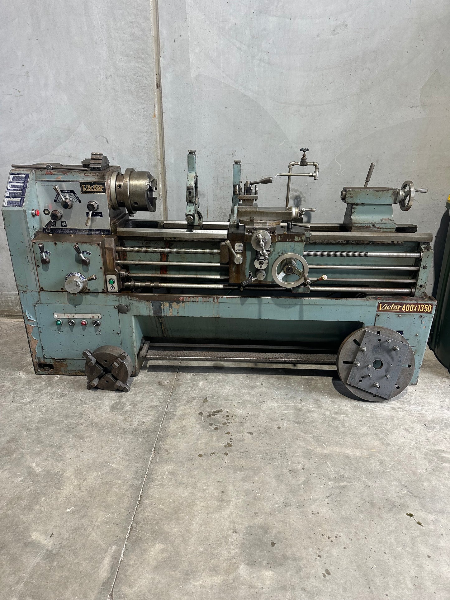 Used Victor 400x1350 Gap Bed Lathe
