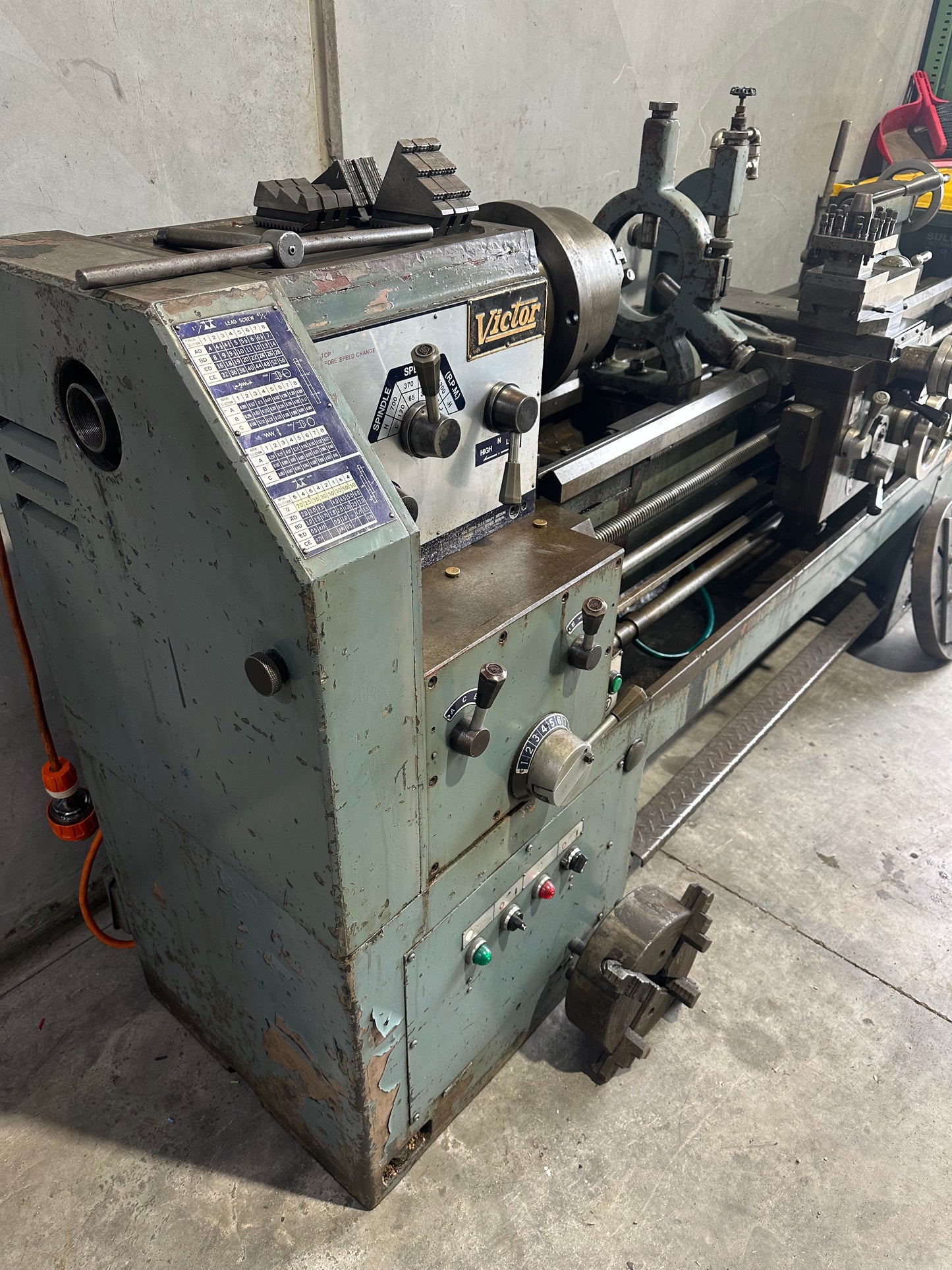 Used Victor 400x1350 Gap Bed Lathe
