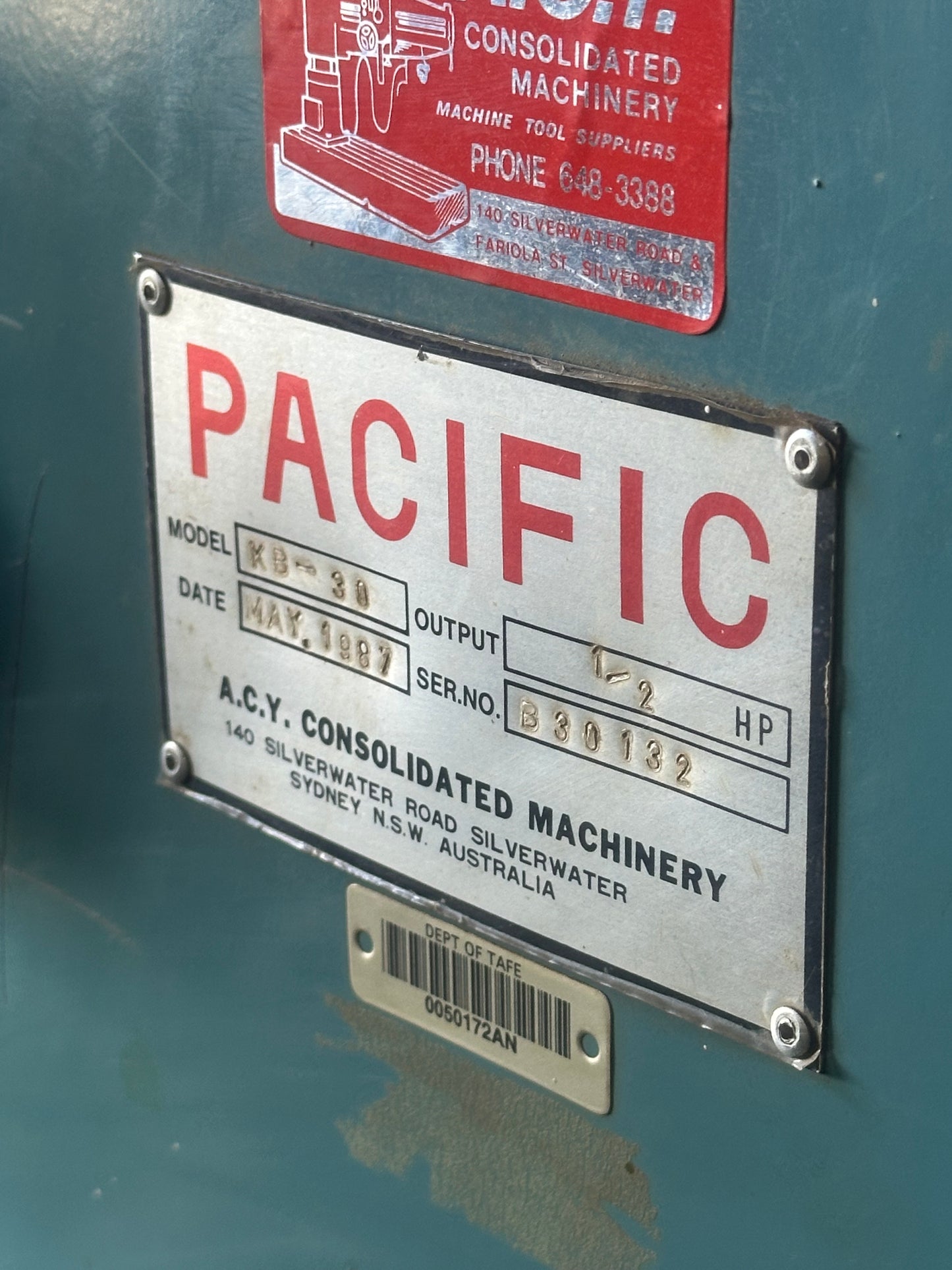 Used Pacific KB-30 Vertical Bandsaw