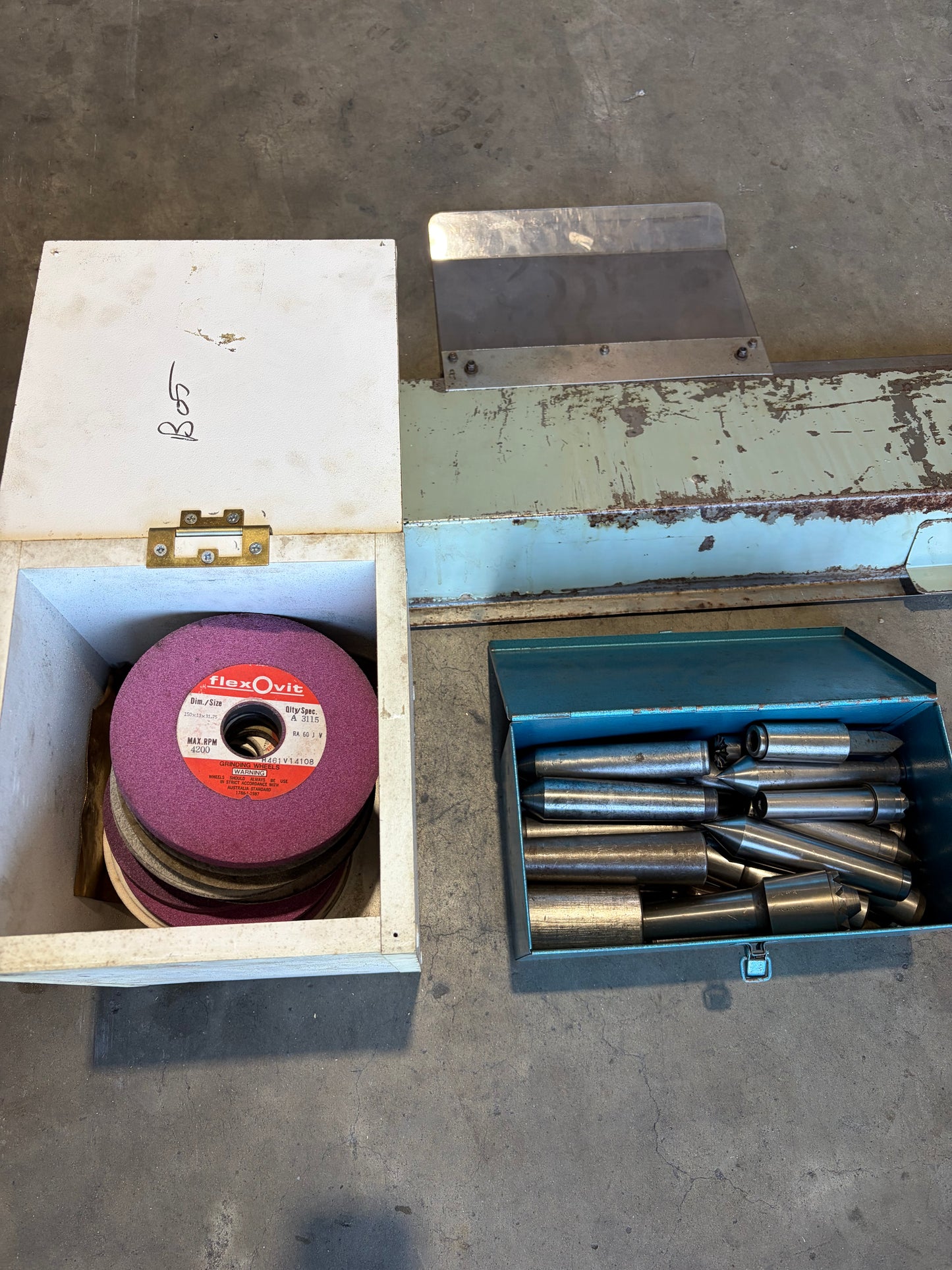 Used Kondo 750-H.TS Universal Hydraulic Cylindrical Grinder