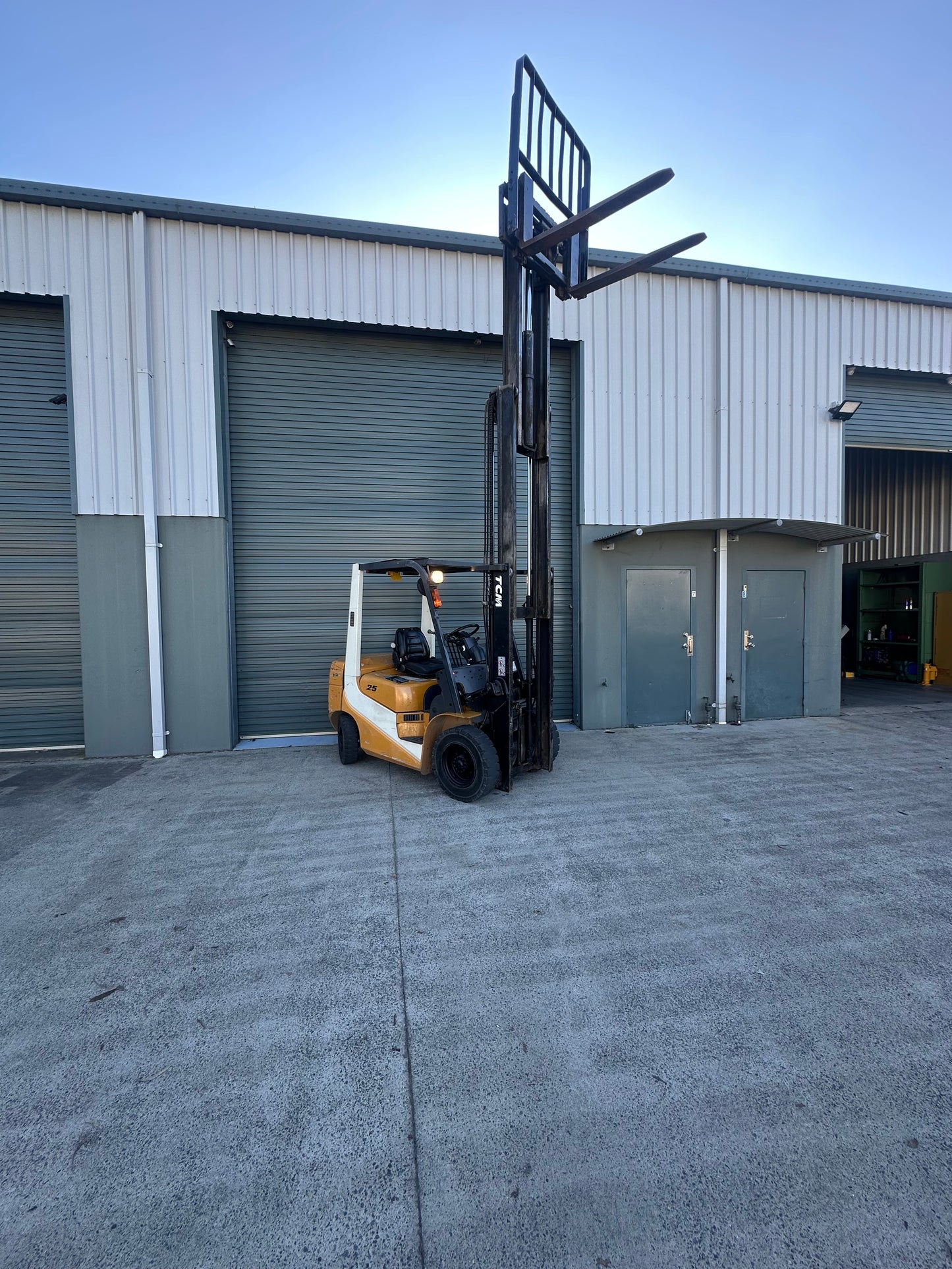 Used 2.5t TCM Petrol Forklift