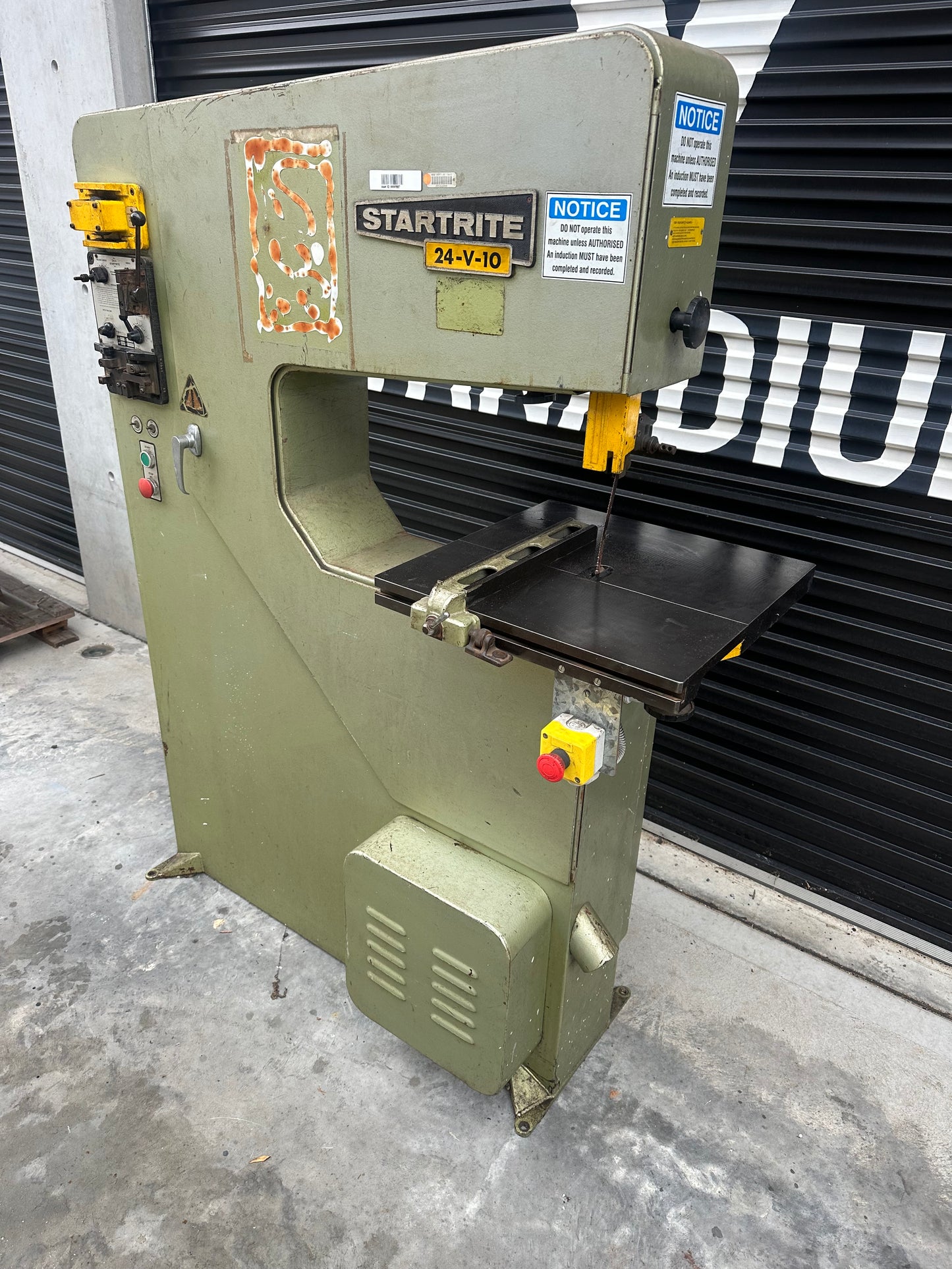 Used Startrite 24-V-10 Vertical Metal Bandsaw