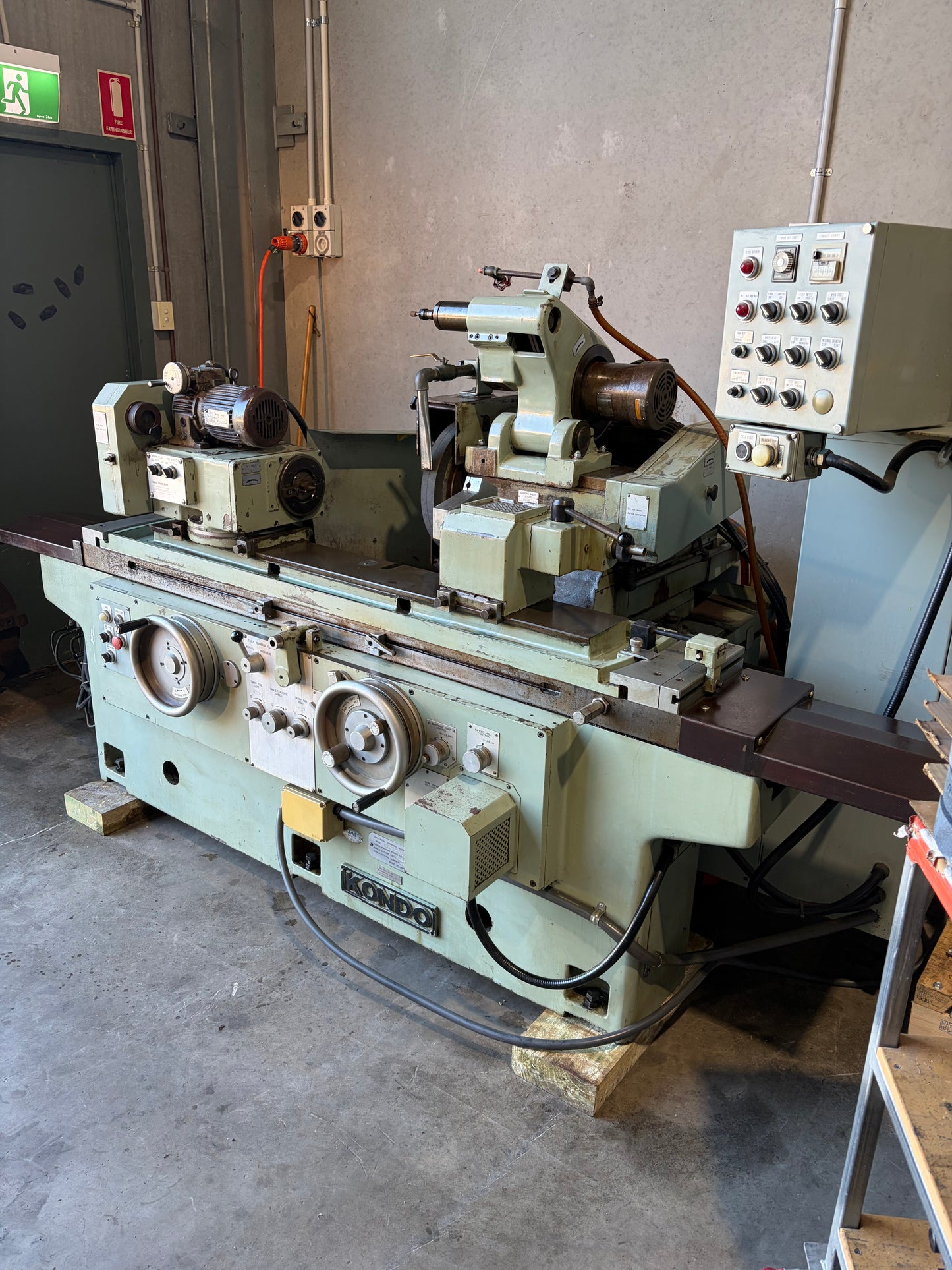 Used Kondo 750-H.TS Universal Hydraulic Cylindrical Grinder