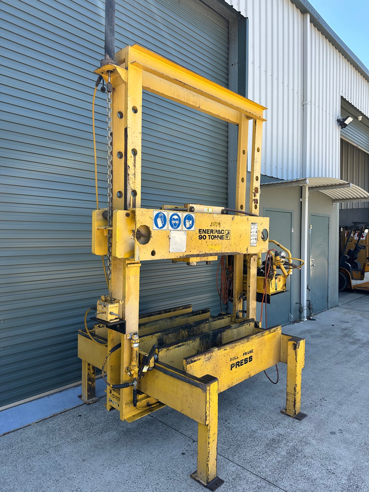 Used ENERPAC 90t Roll Frame Hydraulic Press