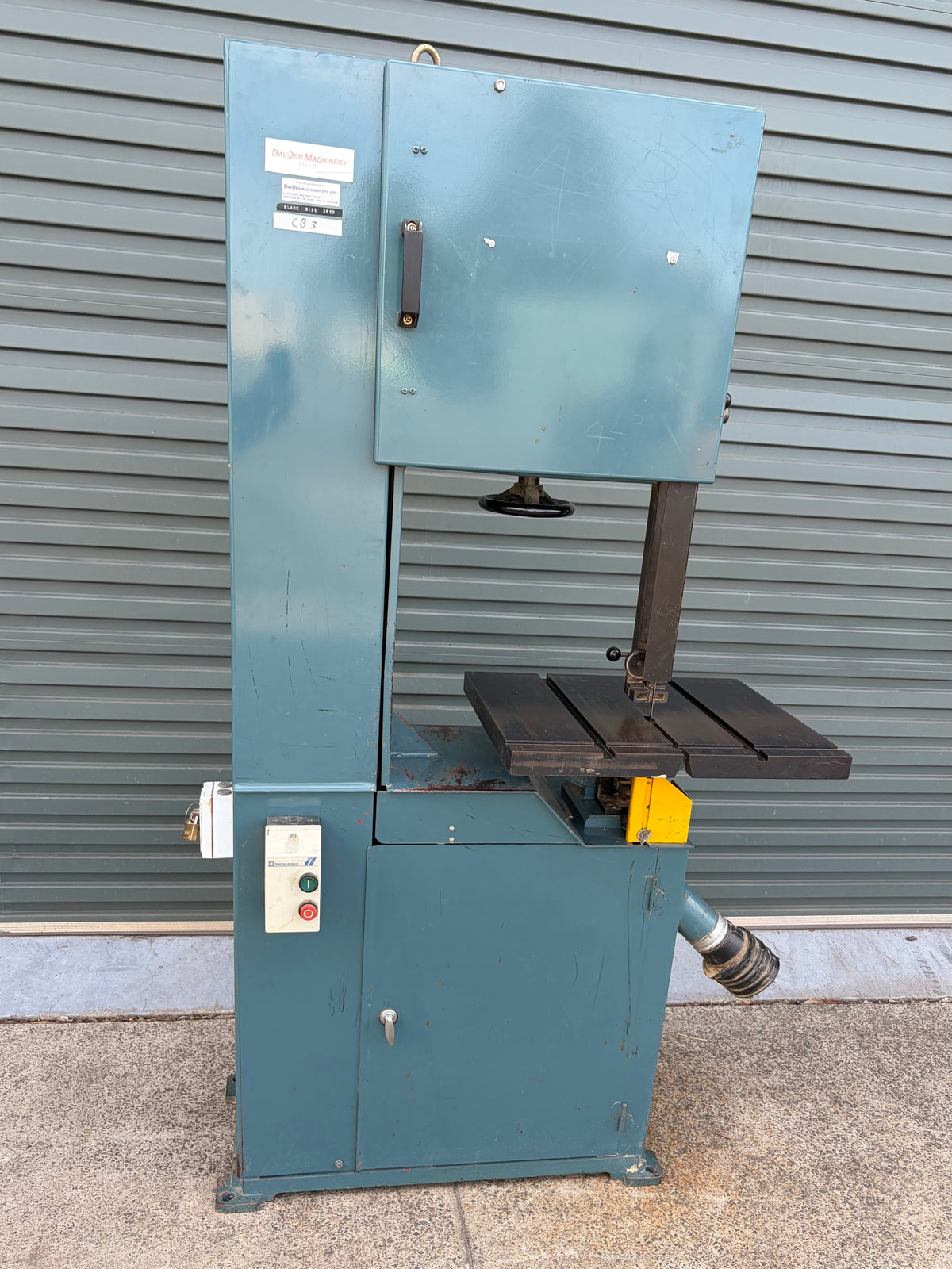 Used Davden Vertical Bandsaw