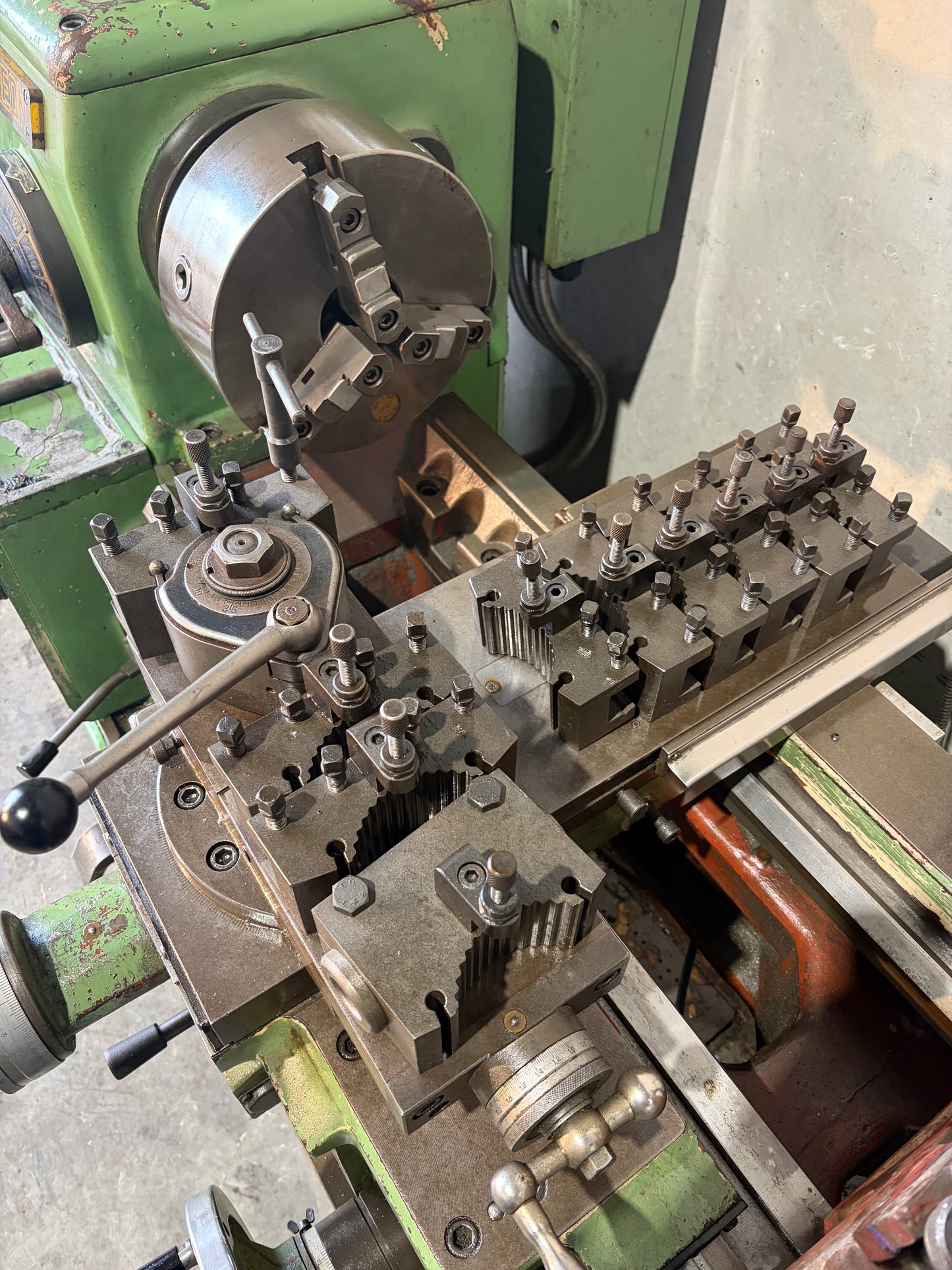 Used Whacheon WL-435 Centre Lathe