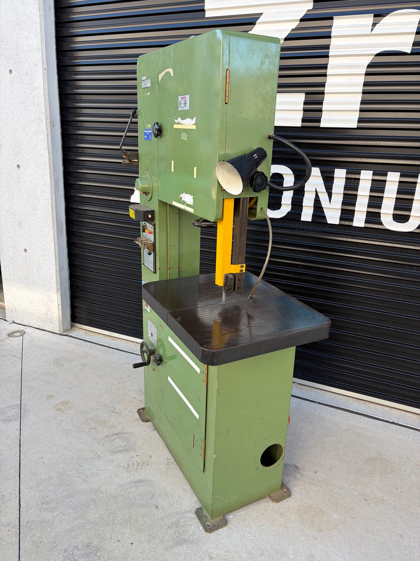 Used HAFCO VB-450 Vertical Metal Bandsaw