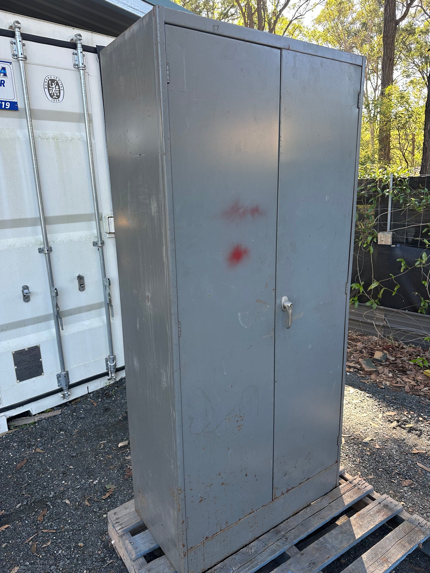 Used Steel Cabinet/Shelves