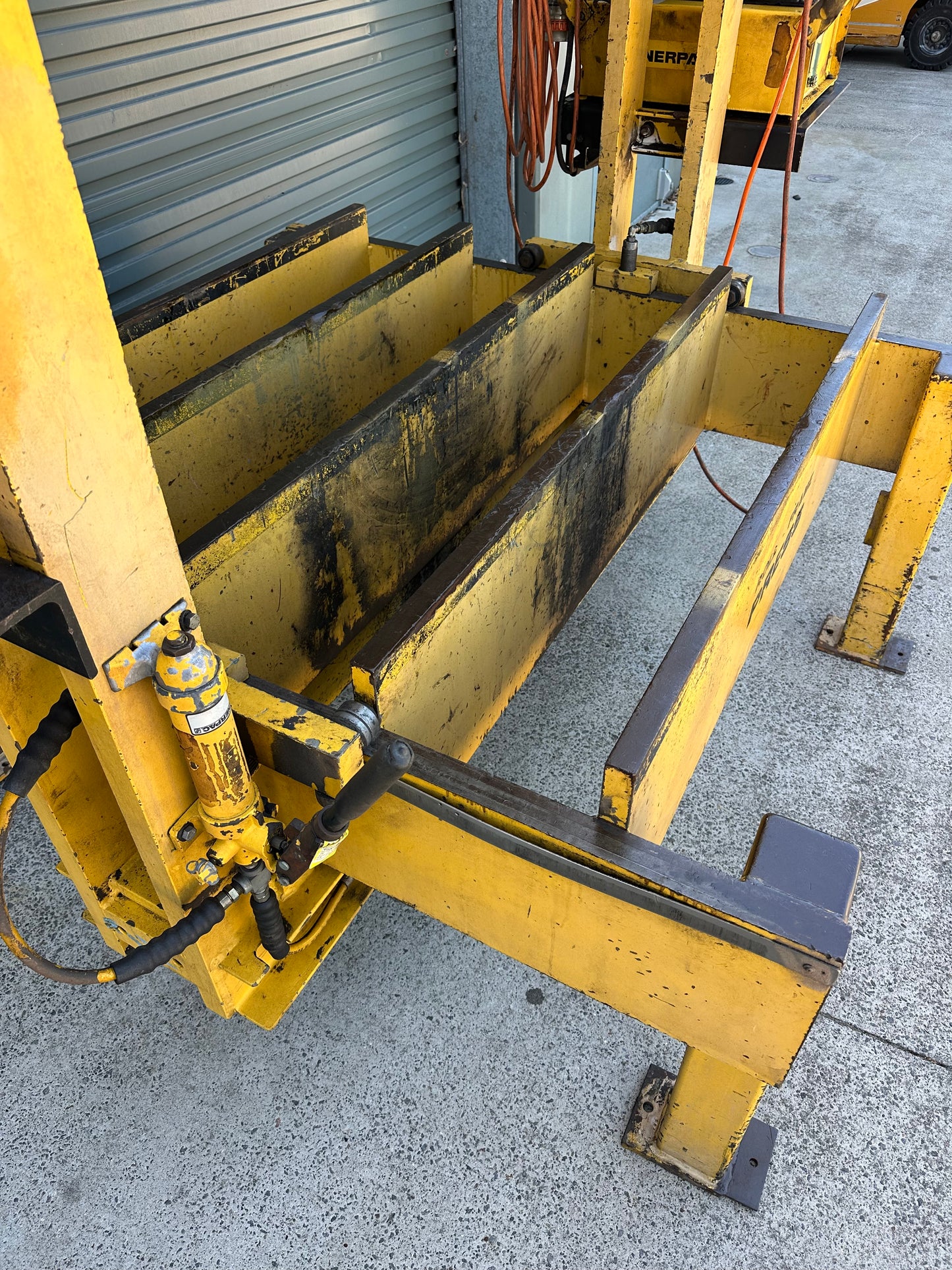 Used ENERPAC 90t Roll Frame Hydraulic Press