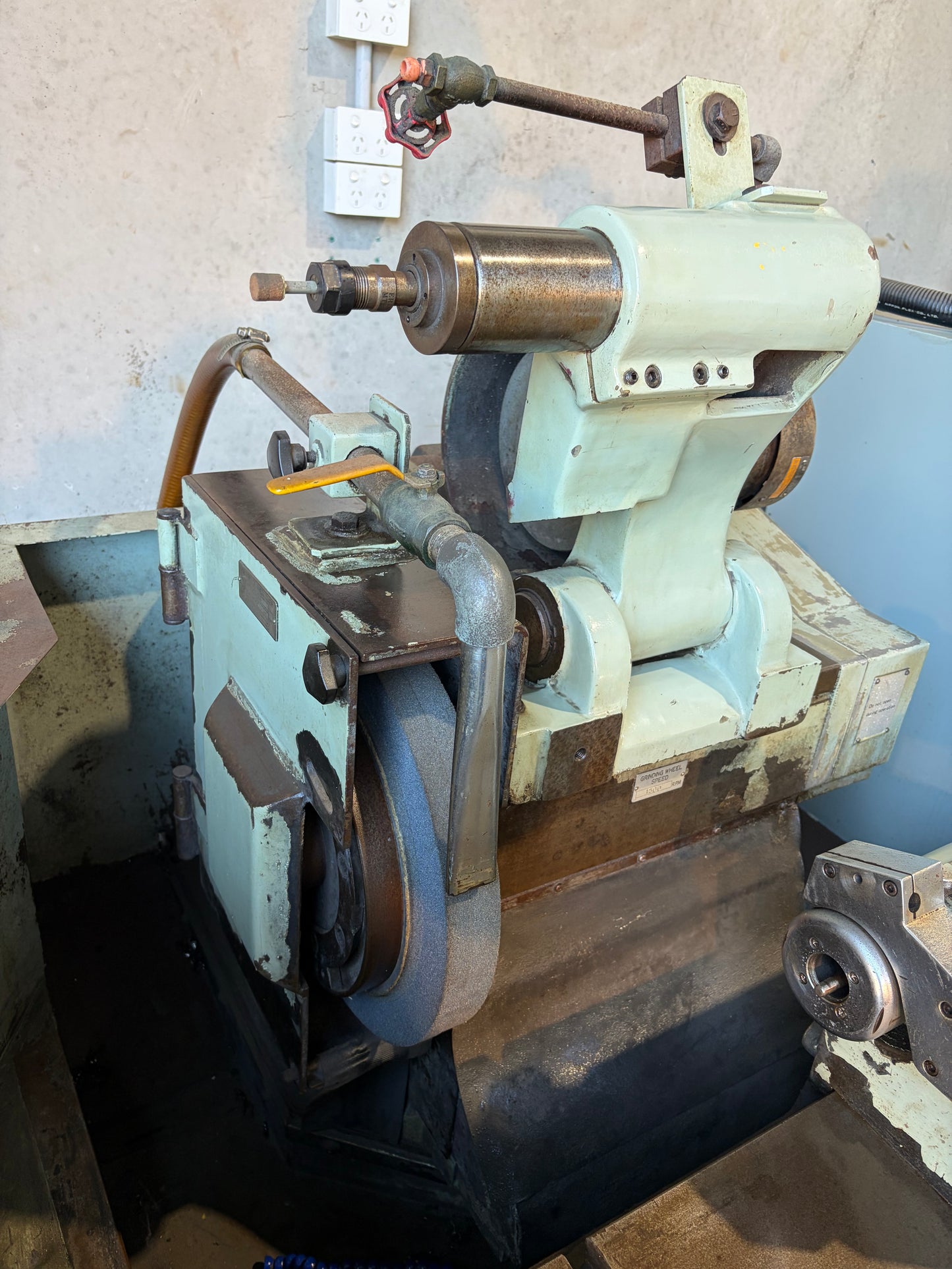 Used Kondo 750-H.TS Universal Hydraulic Cylindrical Grinder