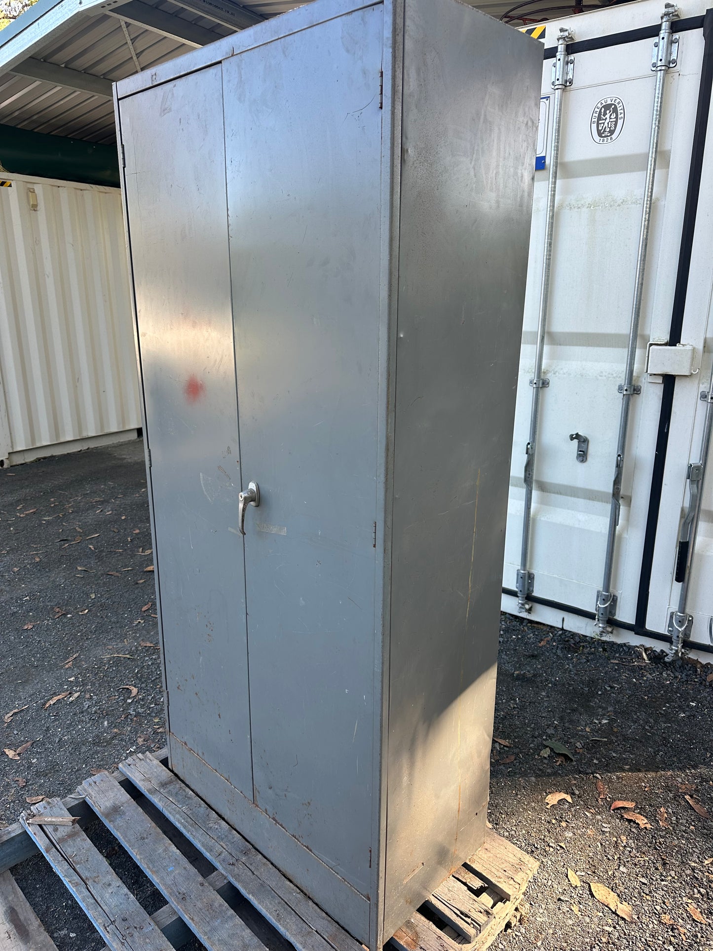 Used Steel Cabinet/Shelves
