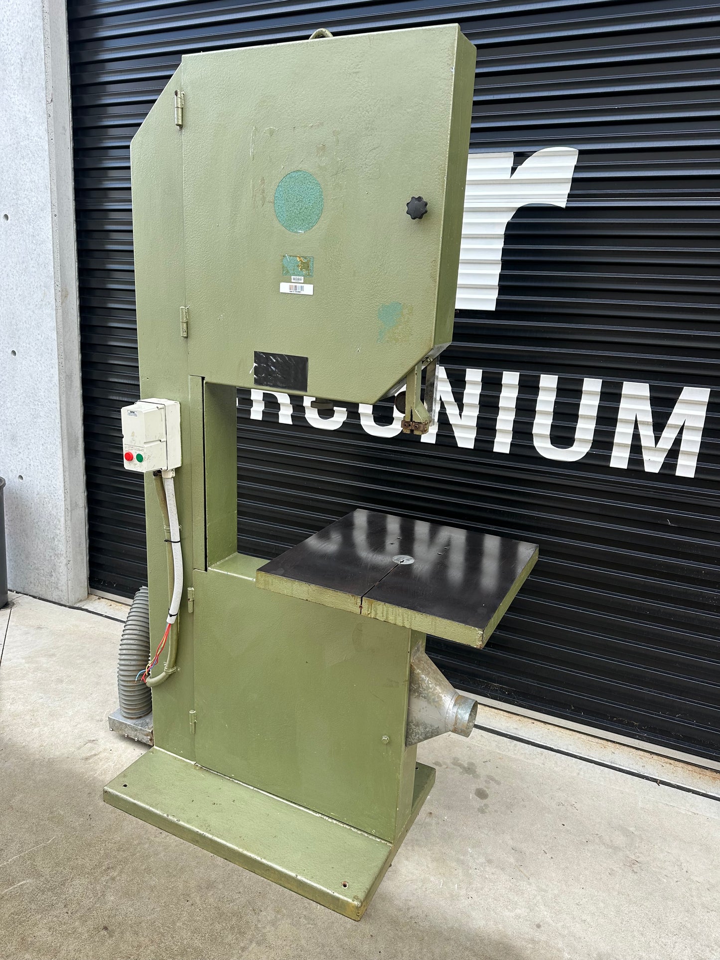 Used Large Vertical Wood Bandsaw