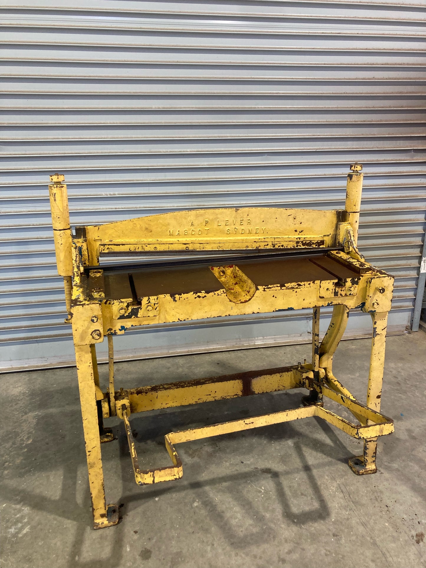 Used AP Lever Treadle Guillotine