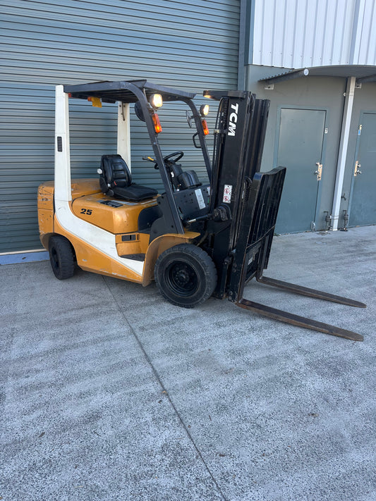 Used 2.5t TCM Petrol Forklift