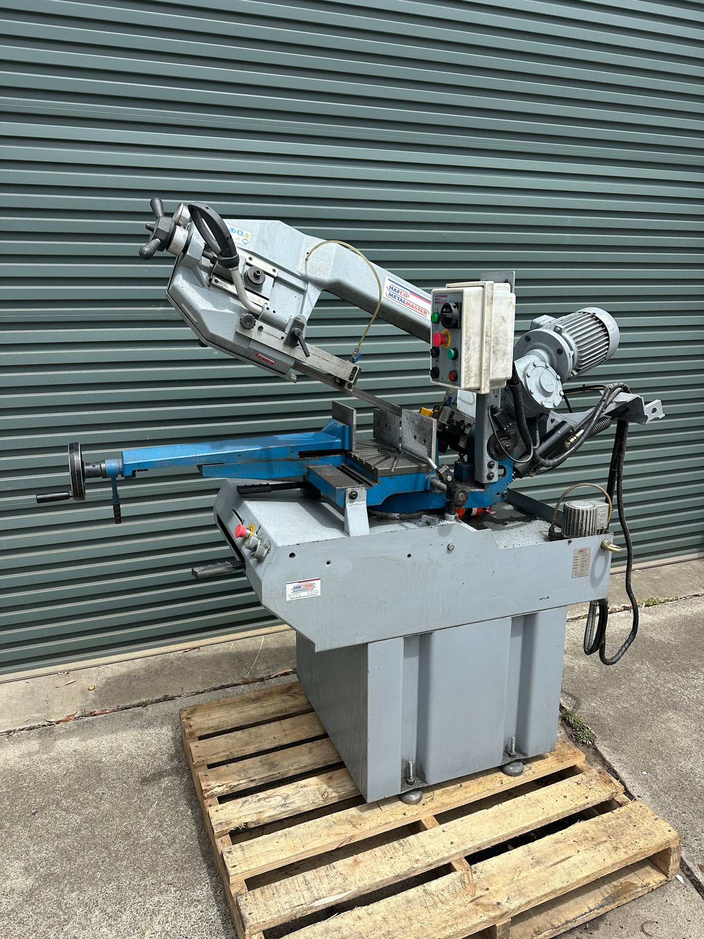 Used HAFCO EB-320DS Swivel Head Bandsaw