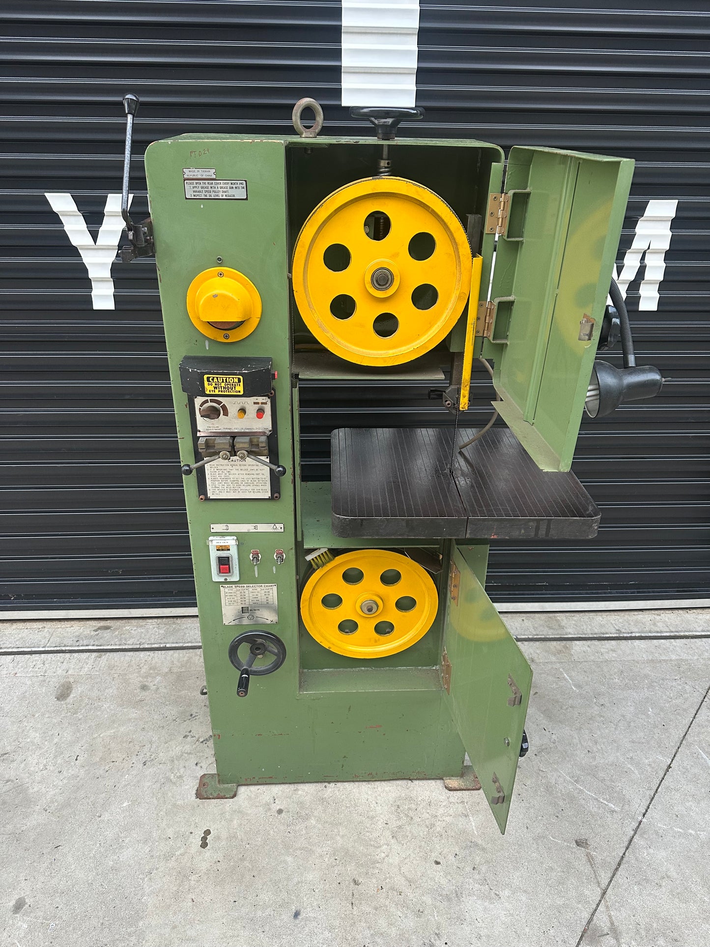 Used HAFCO VB-300 Vertical Metal Bandsaw