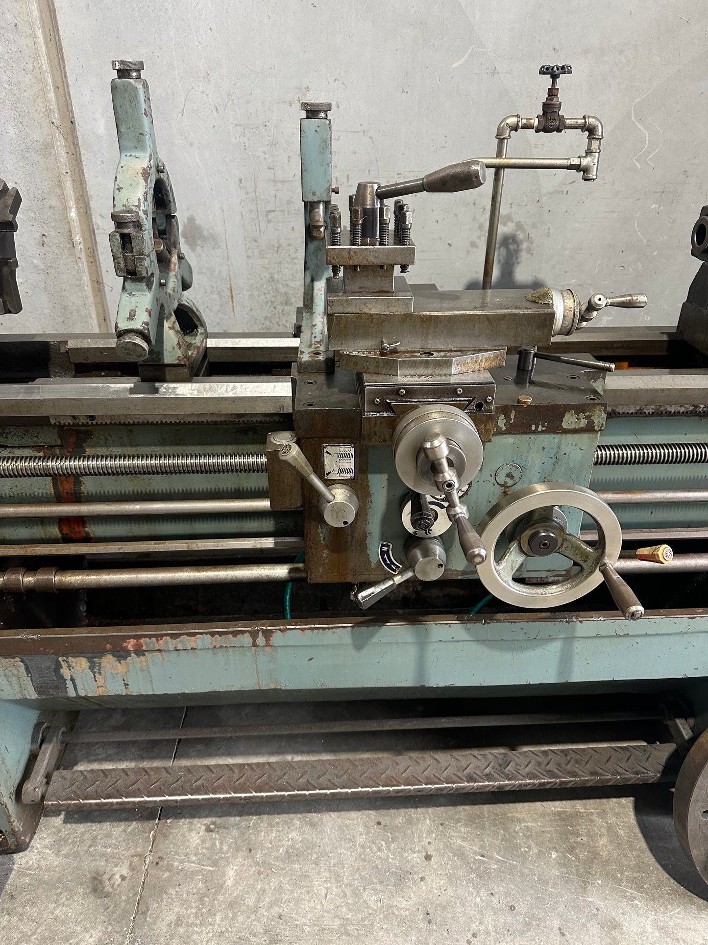 Used Victor 400x1350 Gap Bed Lathe