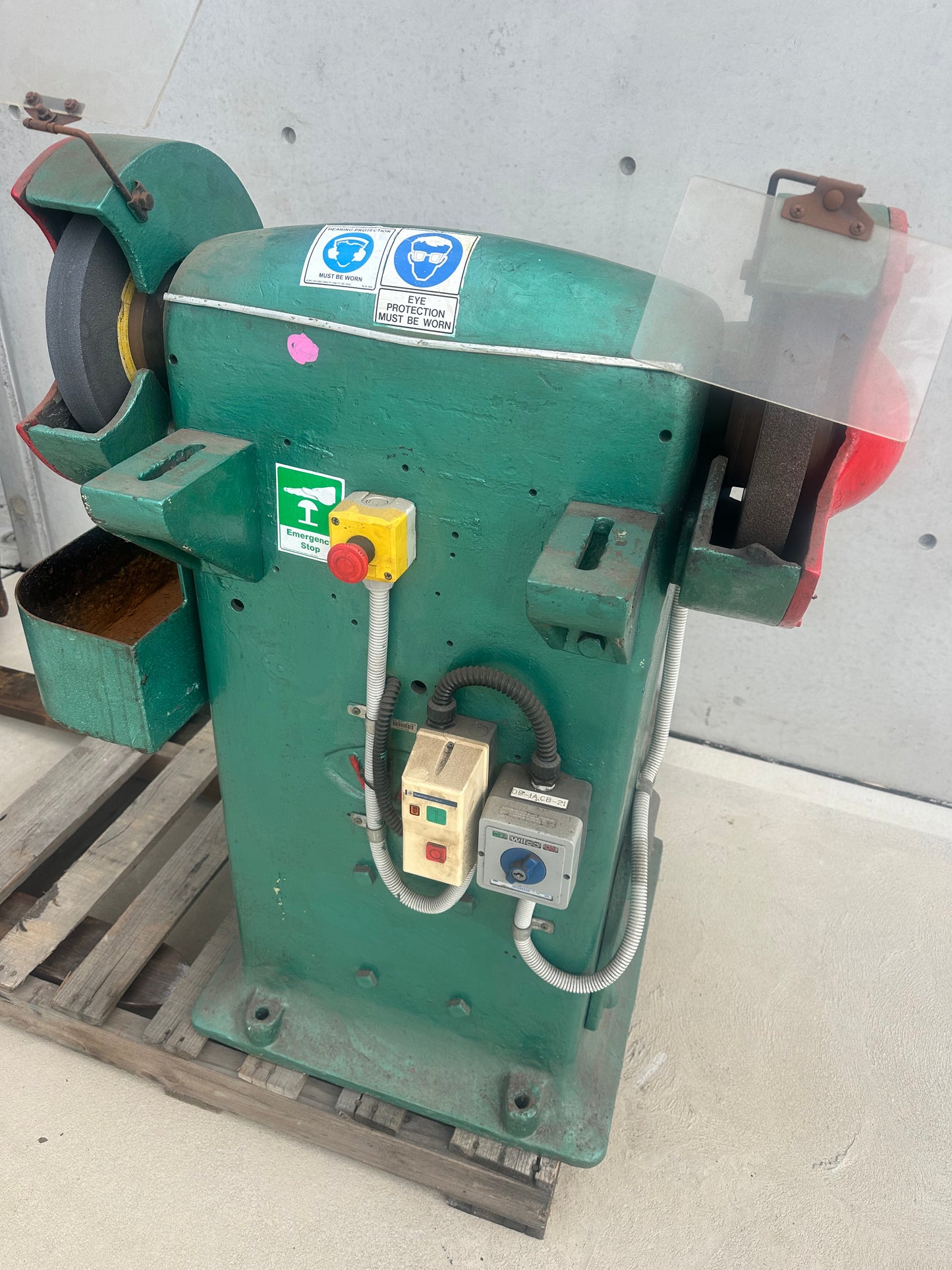 Used Vial Pedestal Grinder