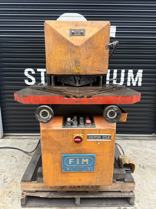Used VERSA 204 Hydraulic Corner Notcher