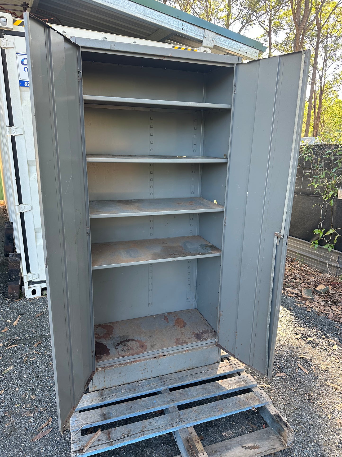 Used Steel Cabinet/Shelves