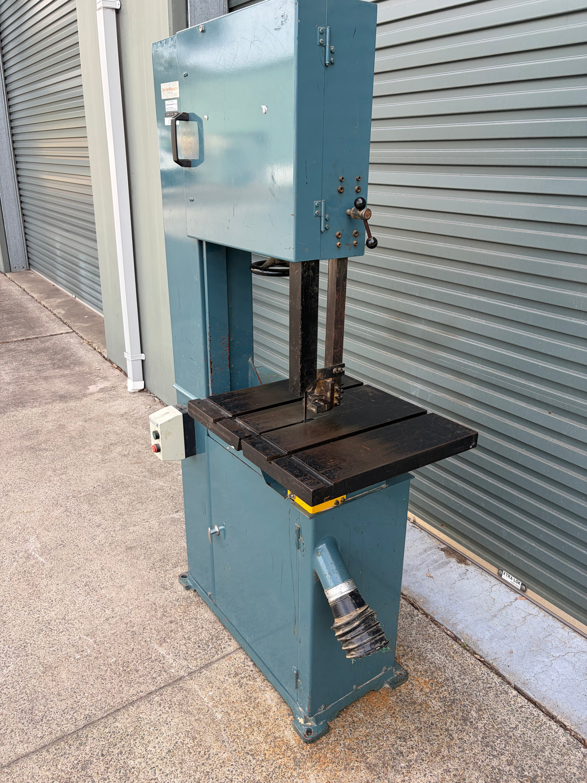Used Davden Vertical Bandsaw