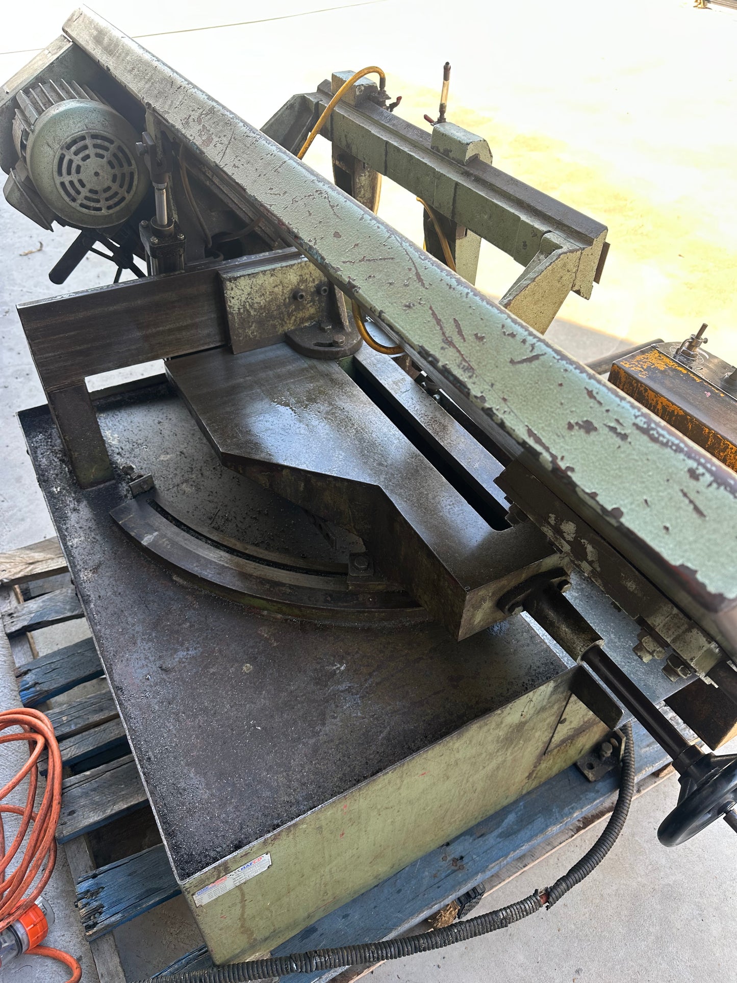 Used HAFCO BS-10s Swivel Head Bandsaw