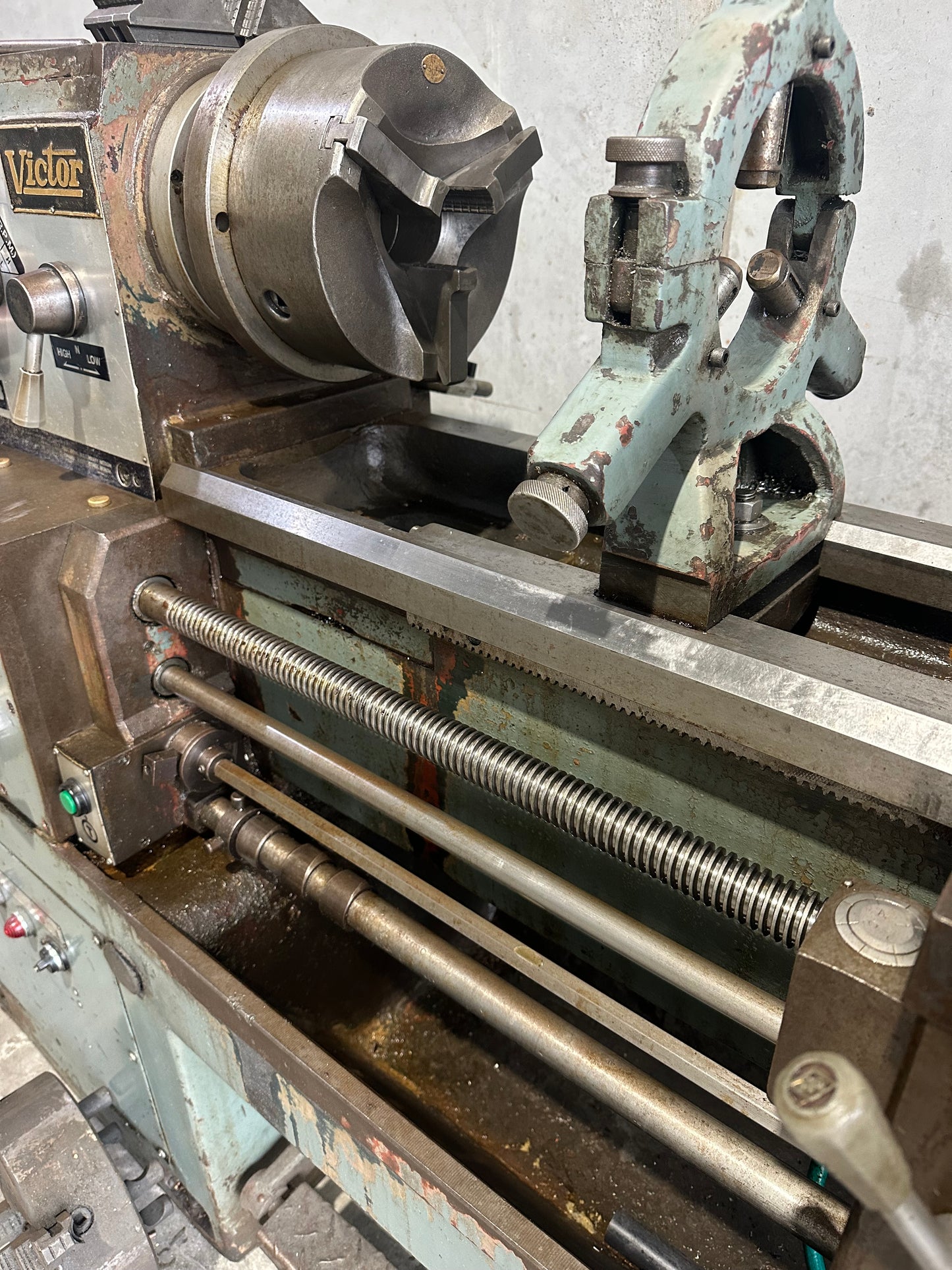 Used Victor 400x1350 Gap Bed Lathe