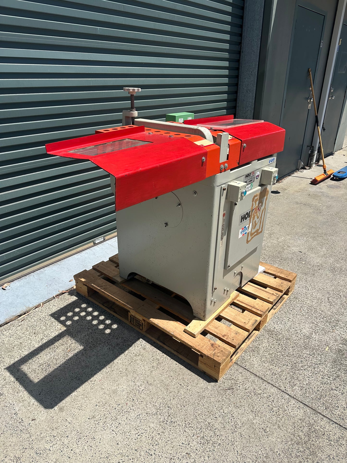 Used Holytek HCS-18RH Upcut Saw