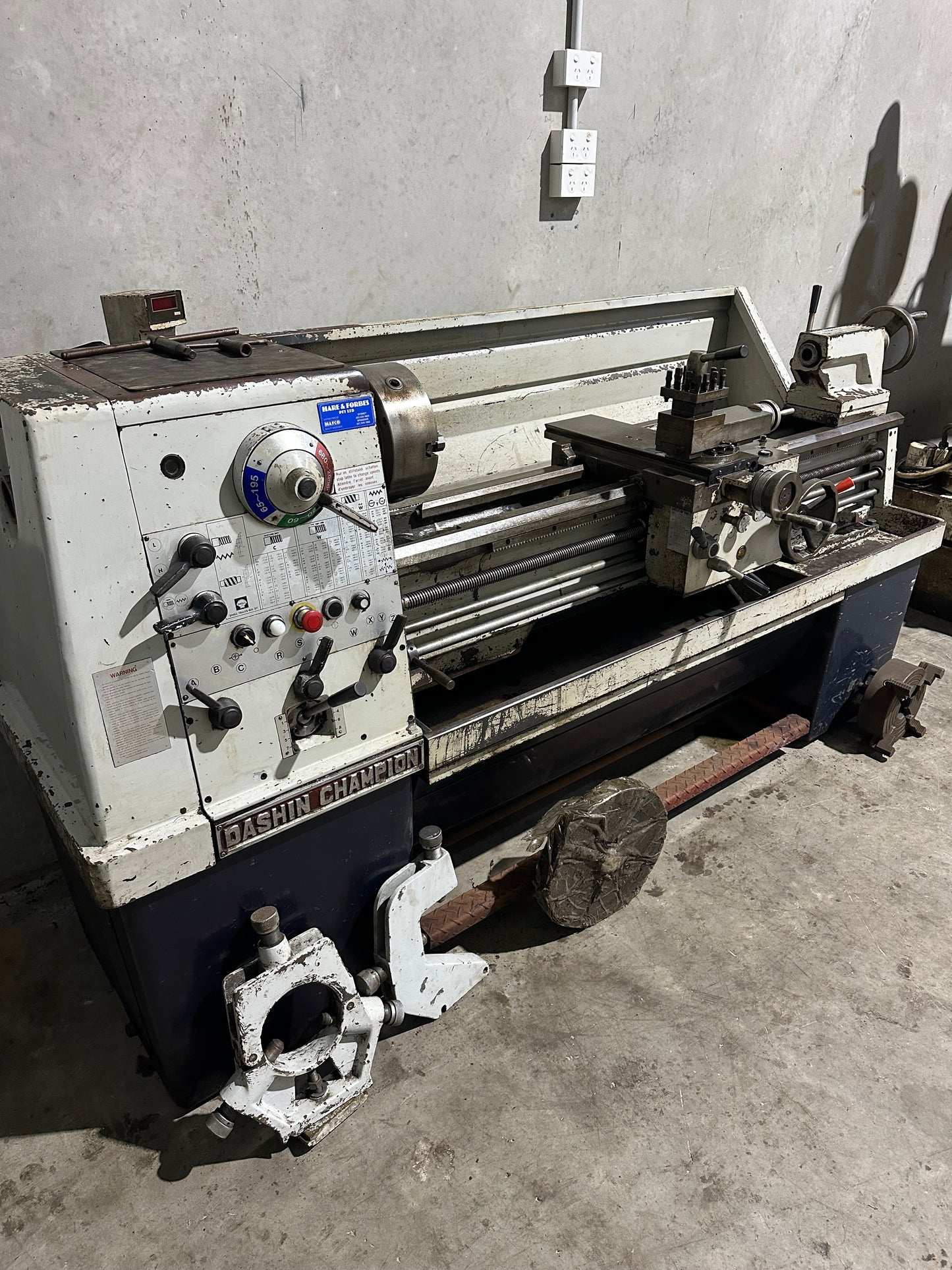 Used Dashin Champion 1550 Centre Lathe