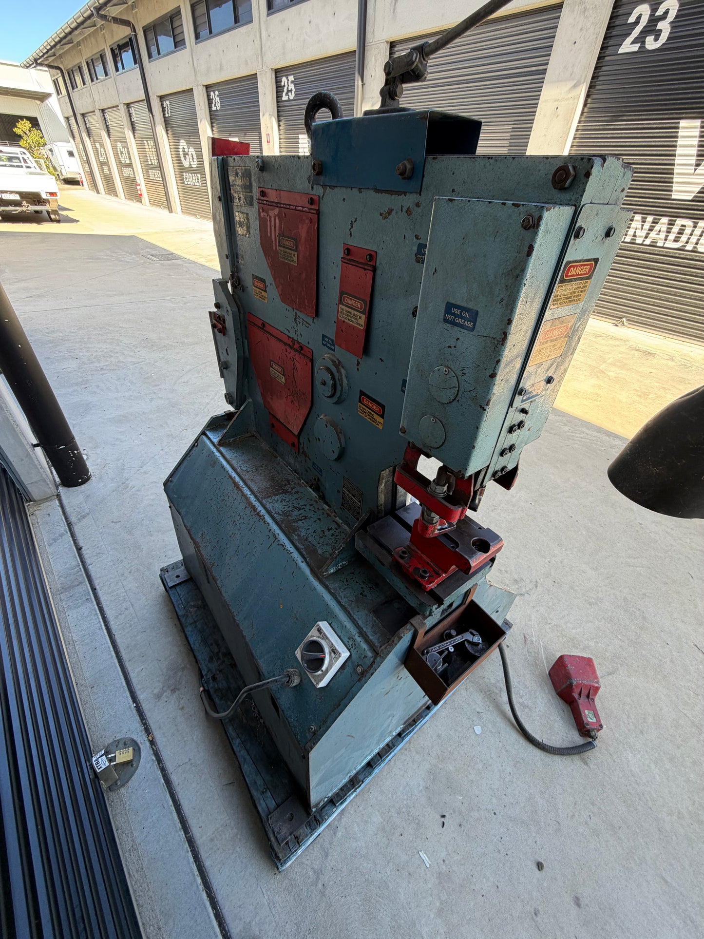 Used Kingsland 35XA Hydraulic Punch and Shear