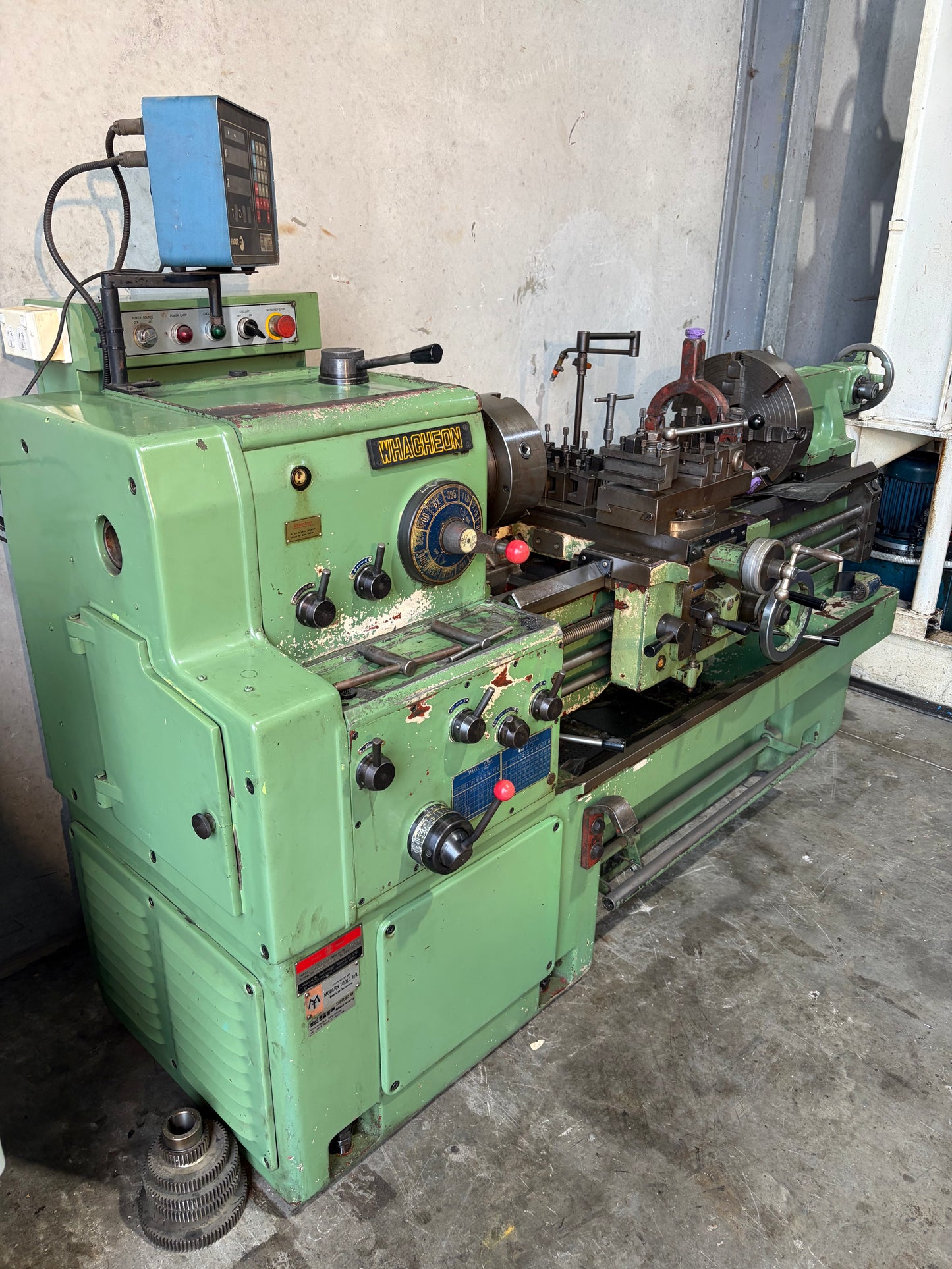 Used Whacheon WL-435 Centre Lathe