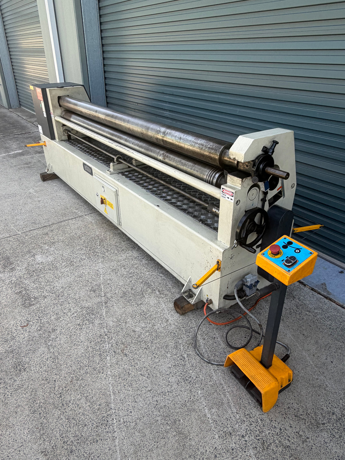 Used Sahinler 2550/140 Plate Curving Rolls